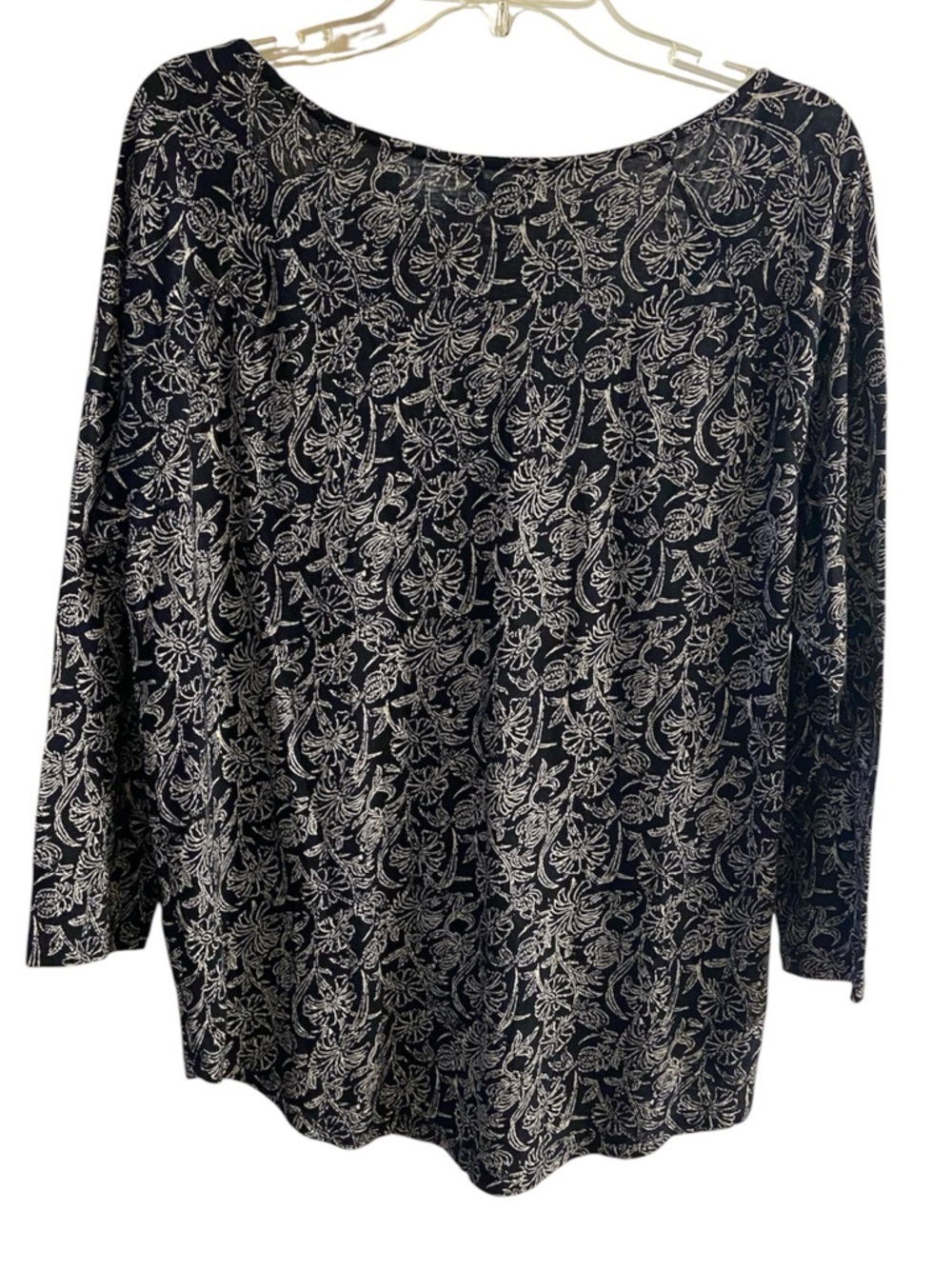 Lucky Brand black white floral v neck blouse Large NWT - Picture 3 of 8